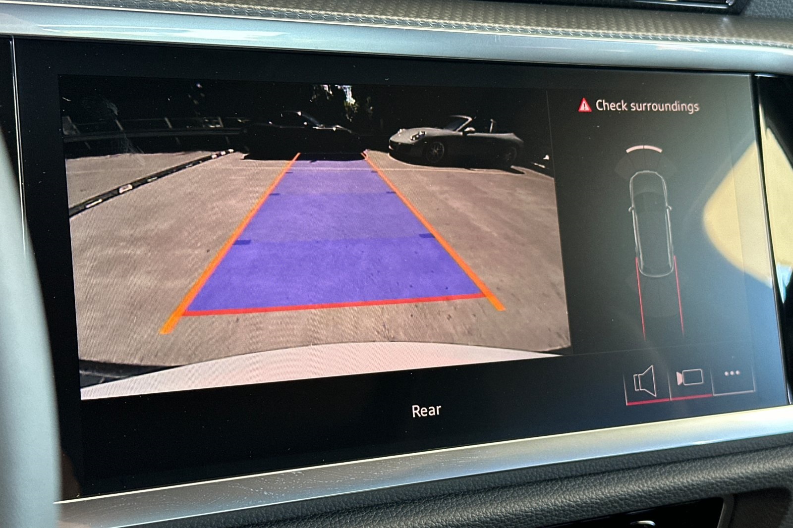 Vehicle image 18 of 26
