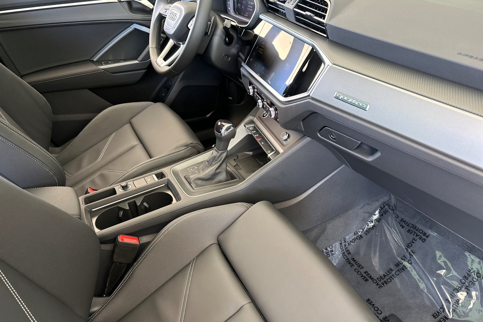 Vehicle image 15 of 26