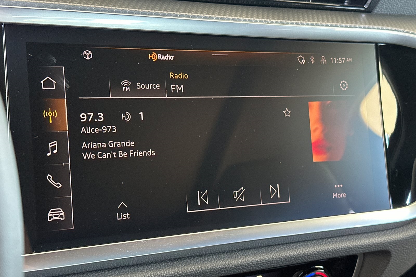 Vehicle image 17 of 26