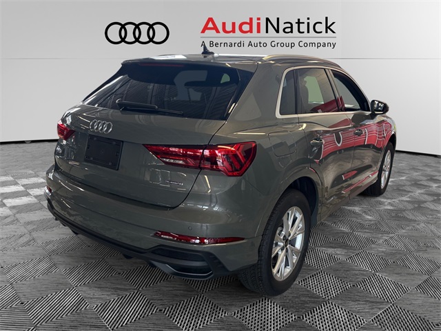 Vehicle image 5 of 15