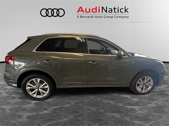 Vehicle image 4 of 15