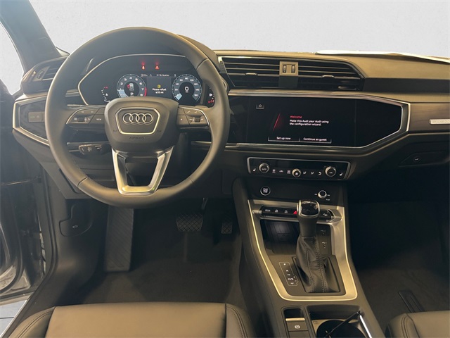 Vehicle image 13 of 15