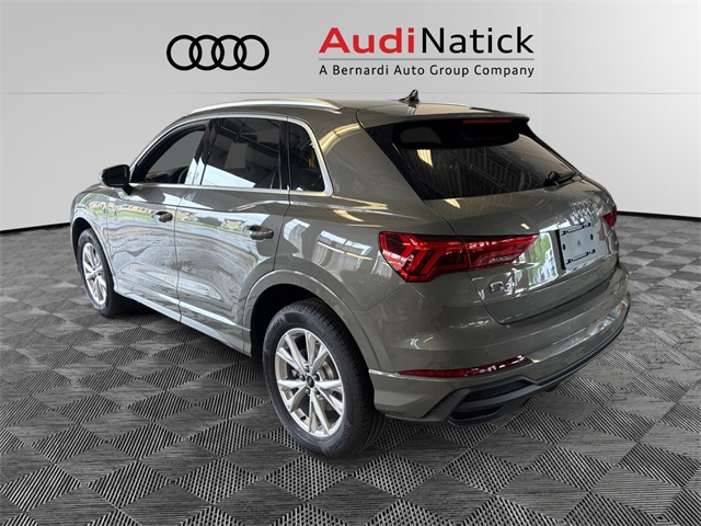Vehicle image 7 of 15
