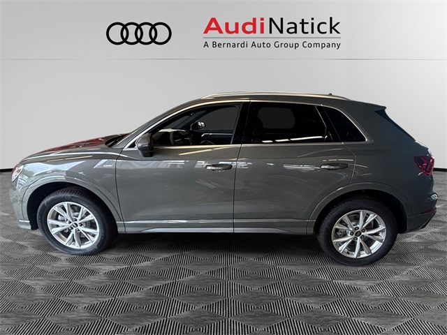 Vehicle image 8 of 15