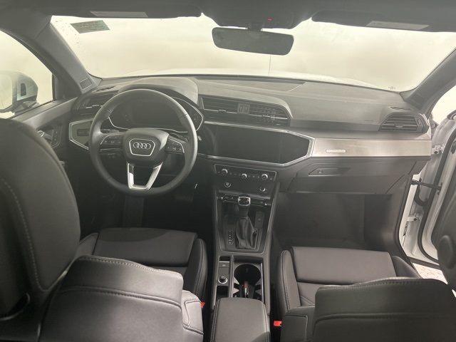 Vehicle image 14 of 22