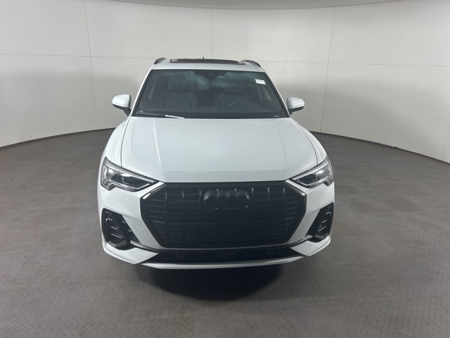Vehicle image 2 of 22