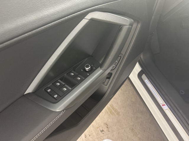 Vehicle image 22 of 22