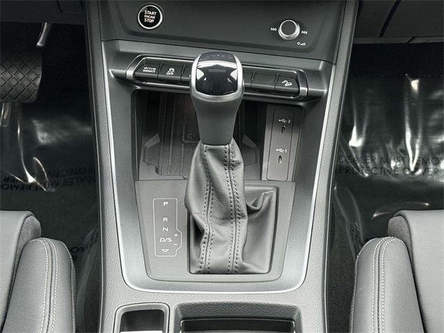 Vehicle image 11 of 30