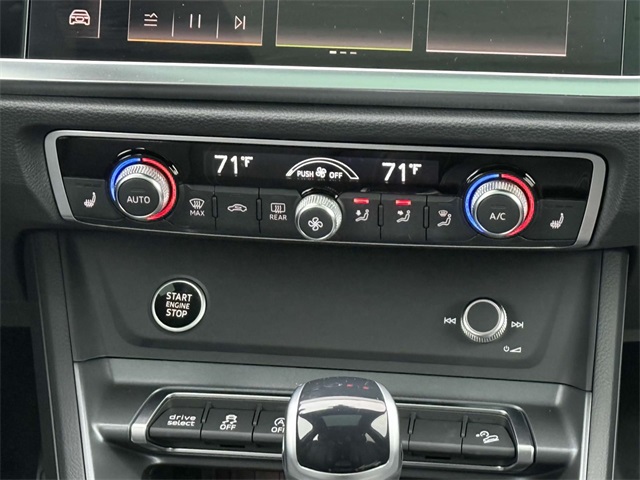 Vehicle image 10 of 30