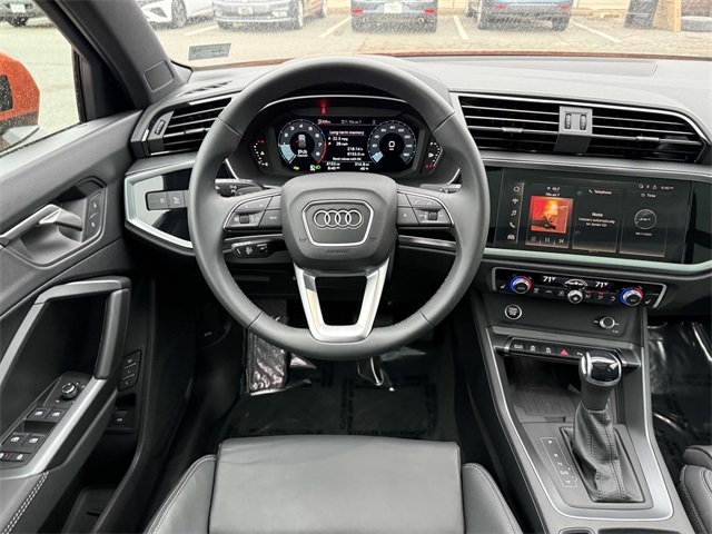 Vehicle image 7 of 30