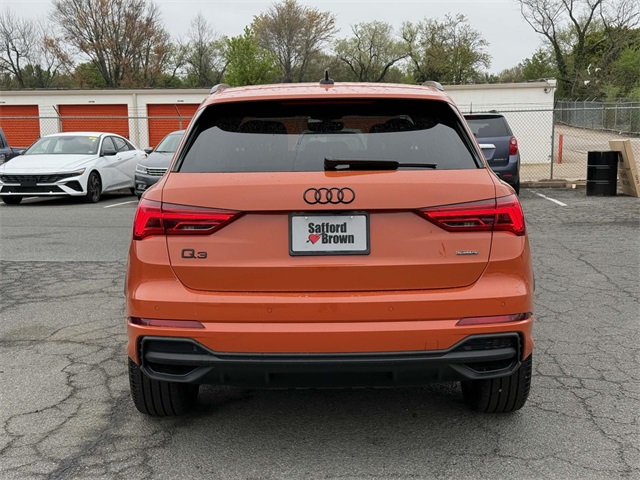 Vehicle image 4 of 30