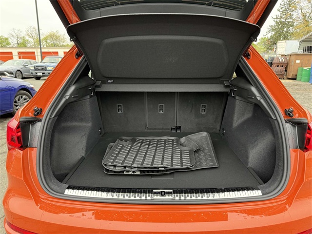 Vehicle image 22 of 30