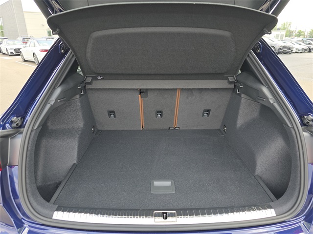 Vehicle image 10 of 27