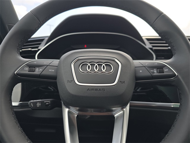 Vehicle image 25 of 27