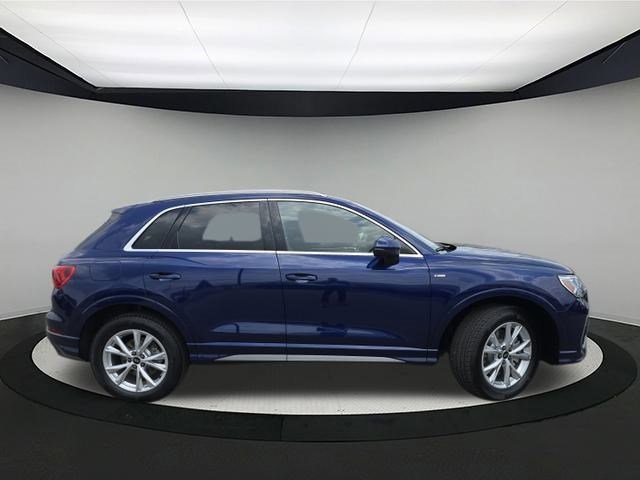 Vehicle image 4 of 27