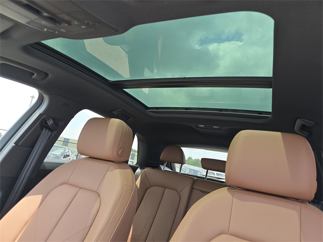 Vehicle image 13 of 27