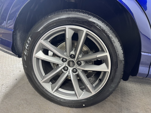 Vehicle image 8 of 23