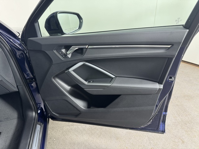 Vehicle image 23 of 23