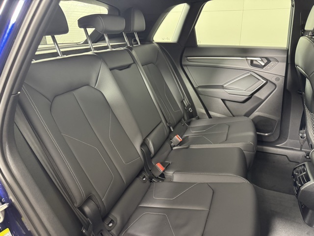 Vehicle image 13 of 23