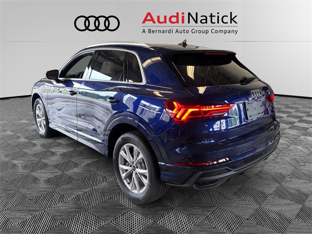 Vehicle image 7 of 15