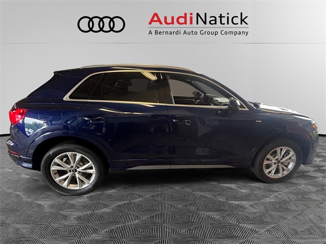 Vehicle image 4 of 15