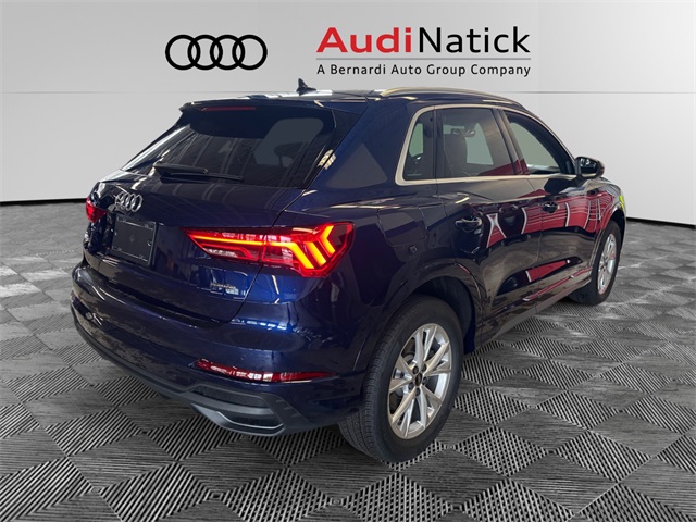 Vehicle image 5 of 15