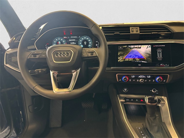Vehicle image 13 of 15