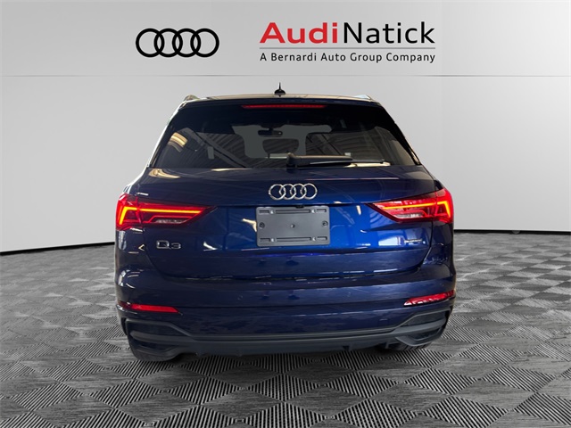 Vehicle image 6 of 15