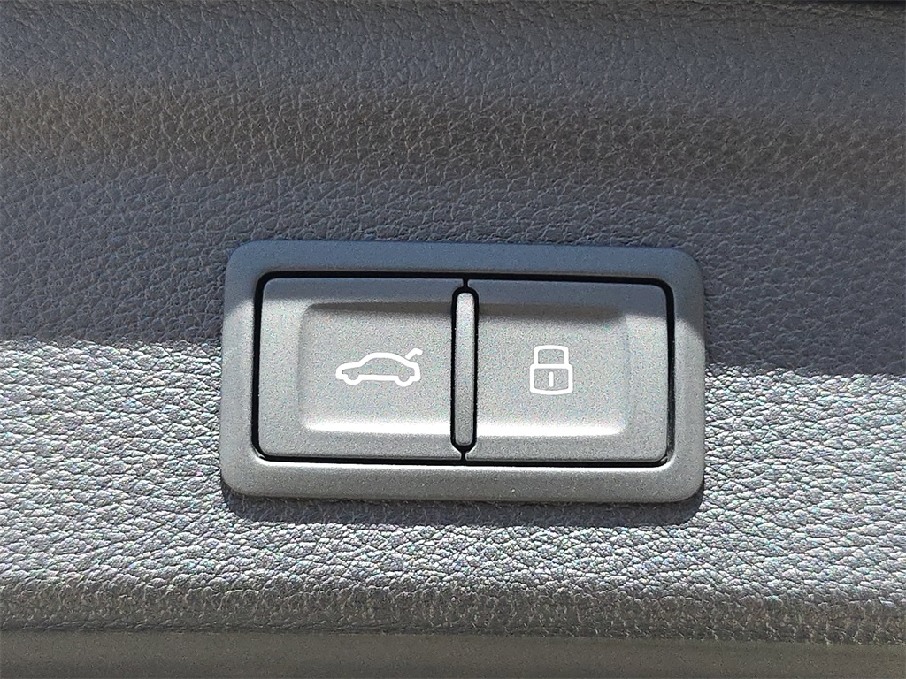 2025 Audi Q3 S Line Premium Image 33 of 35