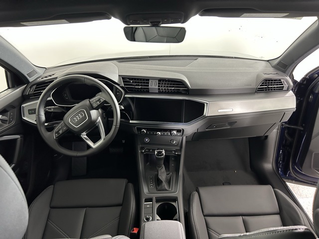 Vehicle image 12 of 18