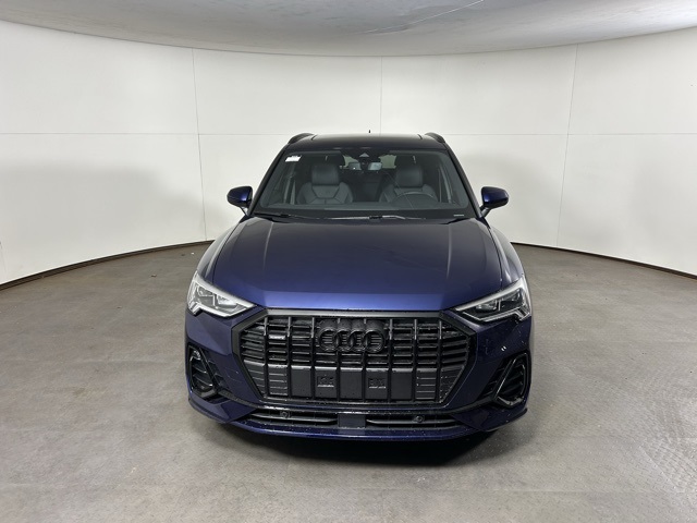 Vehicle image 3 of 18