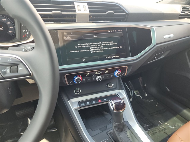 Vehicle image 18 of 27