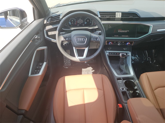 Vehicle image 13 of 27