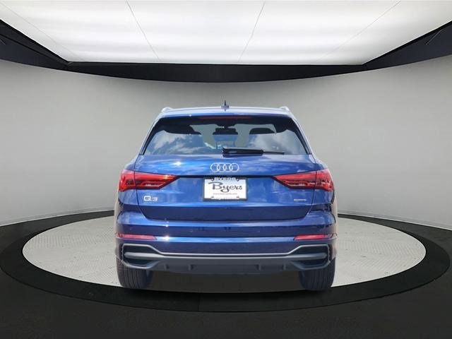 Vehicle image 7 of 27