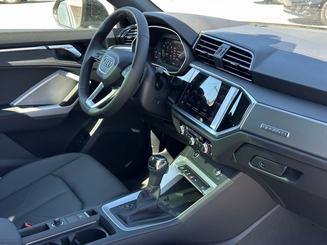 Vehicle image 11 of 28