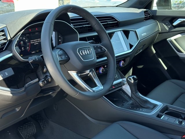 Vehicle image 18 of 28