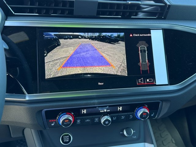 Vehicle image 22 of 28