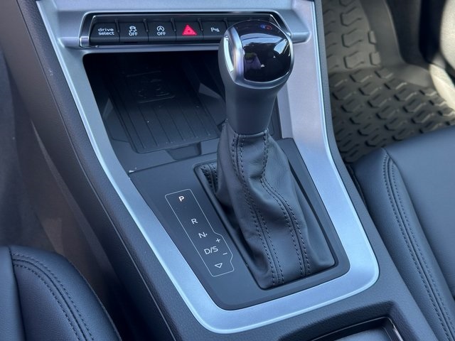 Vehicle image 20 of 28