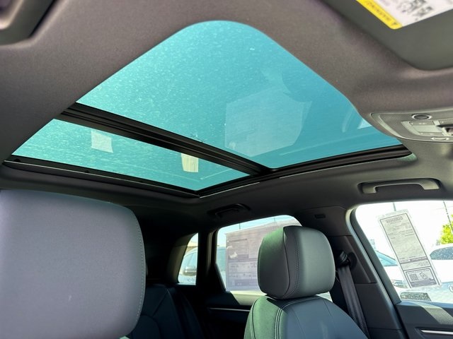 Vehicle image 9 of 28