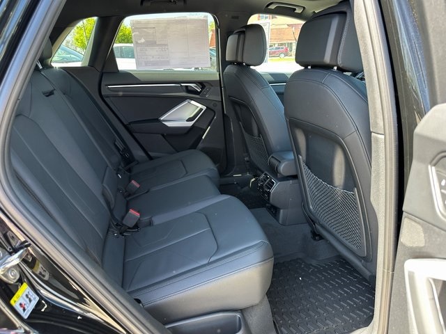 Vehicle image 13 of 28