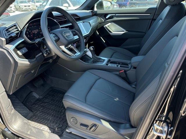 Vehicle image 17 of 28