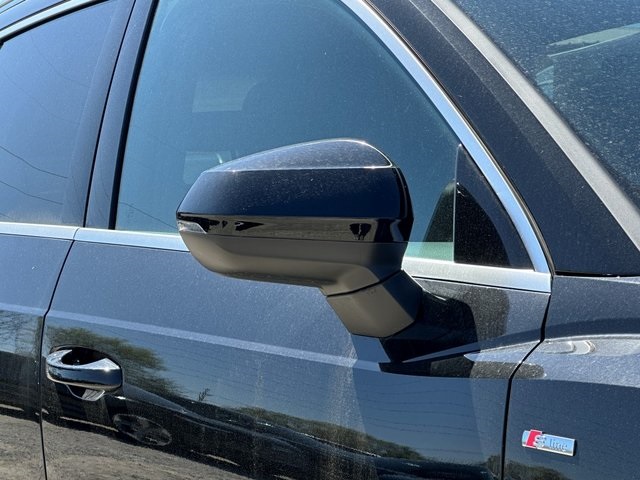 Vehicle image 6 of 28