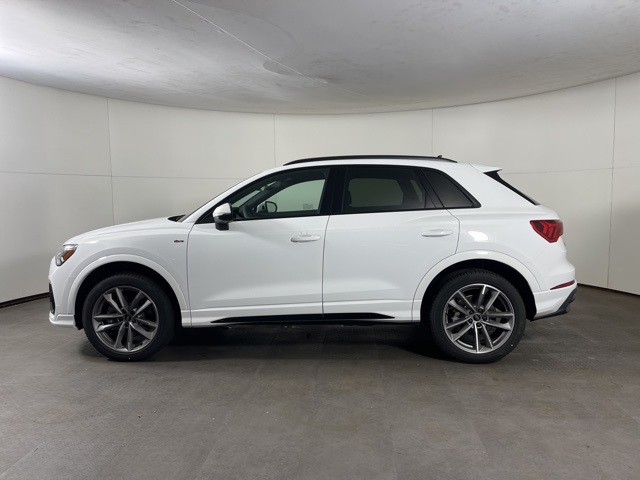 Vehicle image 8 of 23