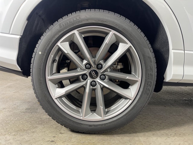 Vehicle image 9 of 23
