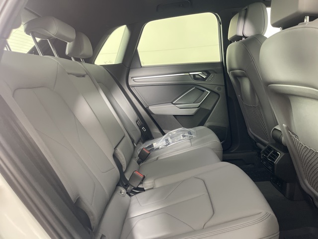 Vehicle image 12 of 23