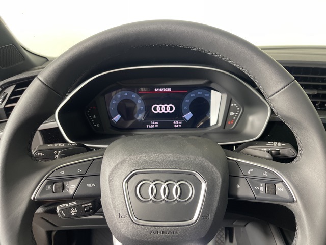 Vehicle image 17 of 23
