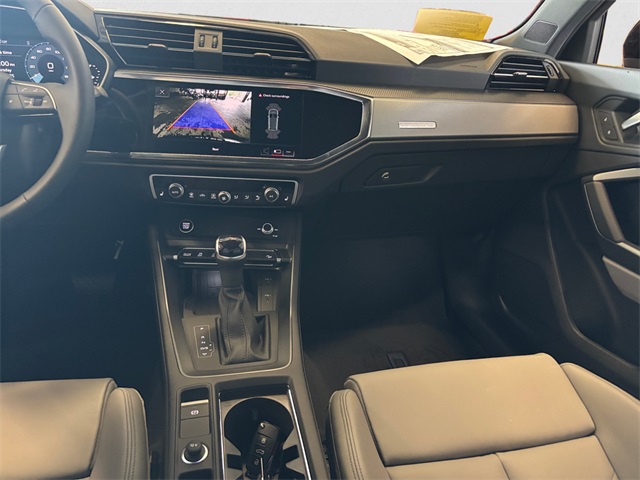 Vehicle image 15 of 15