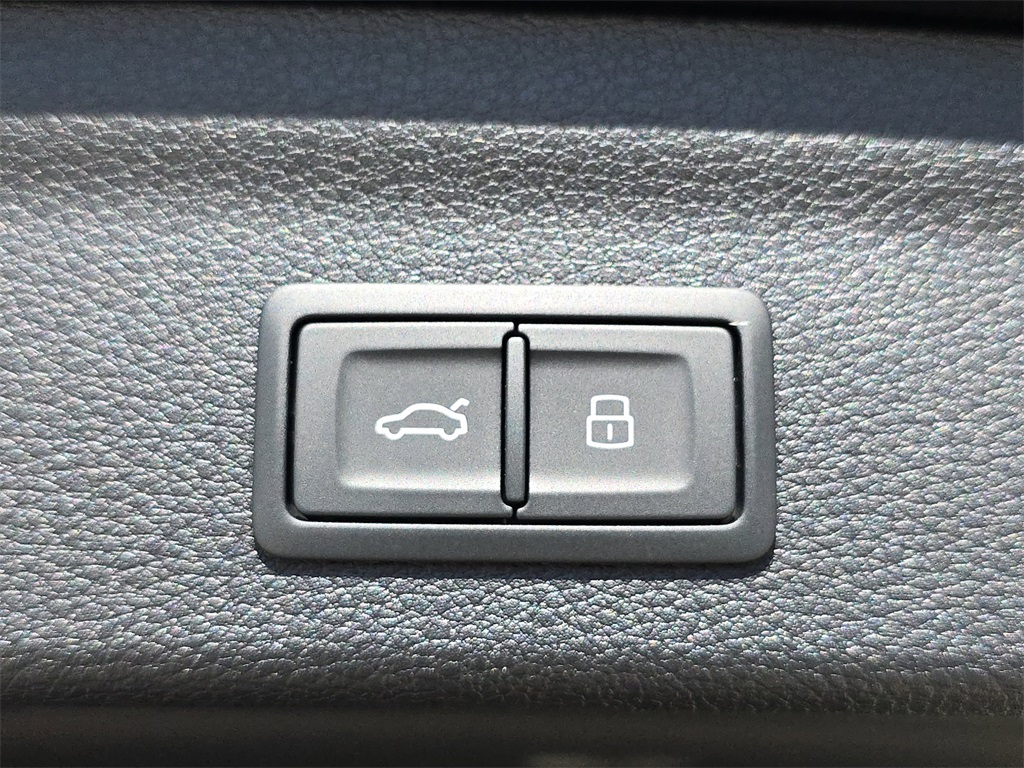 2025 Audi Q3 S Line Premium Image 27 of 35