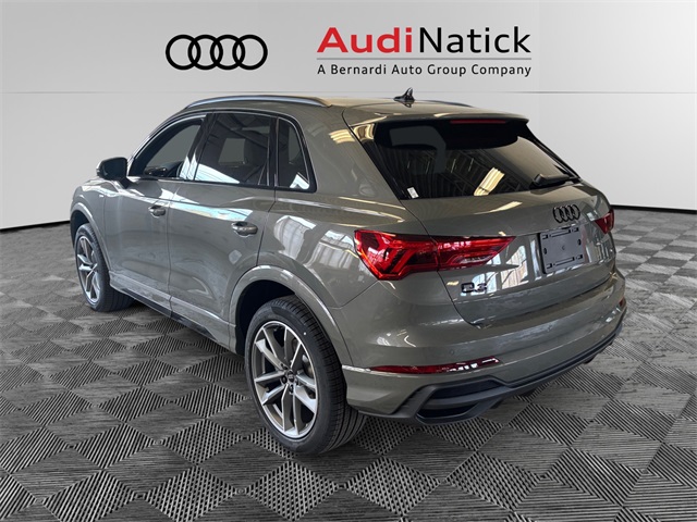 Vehicle image 7 of 15