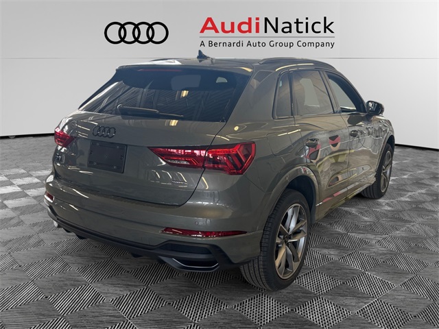 Vehicle image 4 of 15